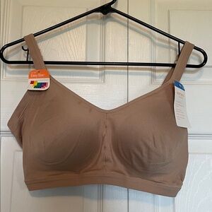 NWT Warner XL wireless lightly lined bra beige. See size tag for range fit